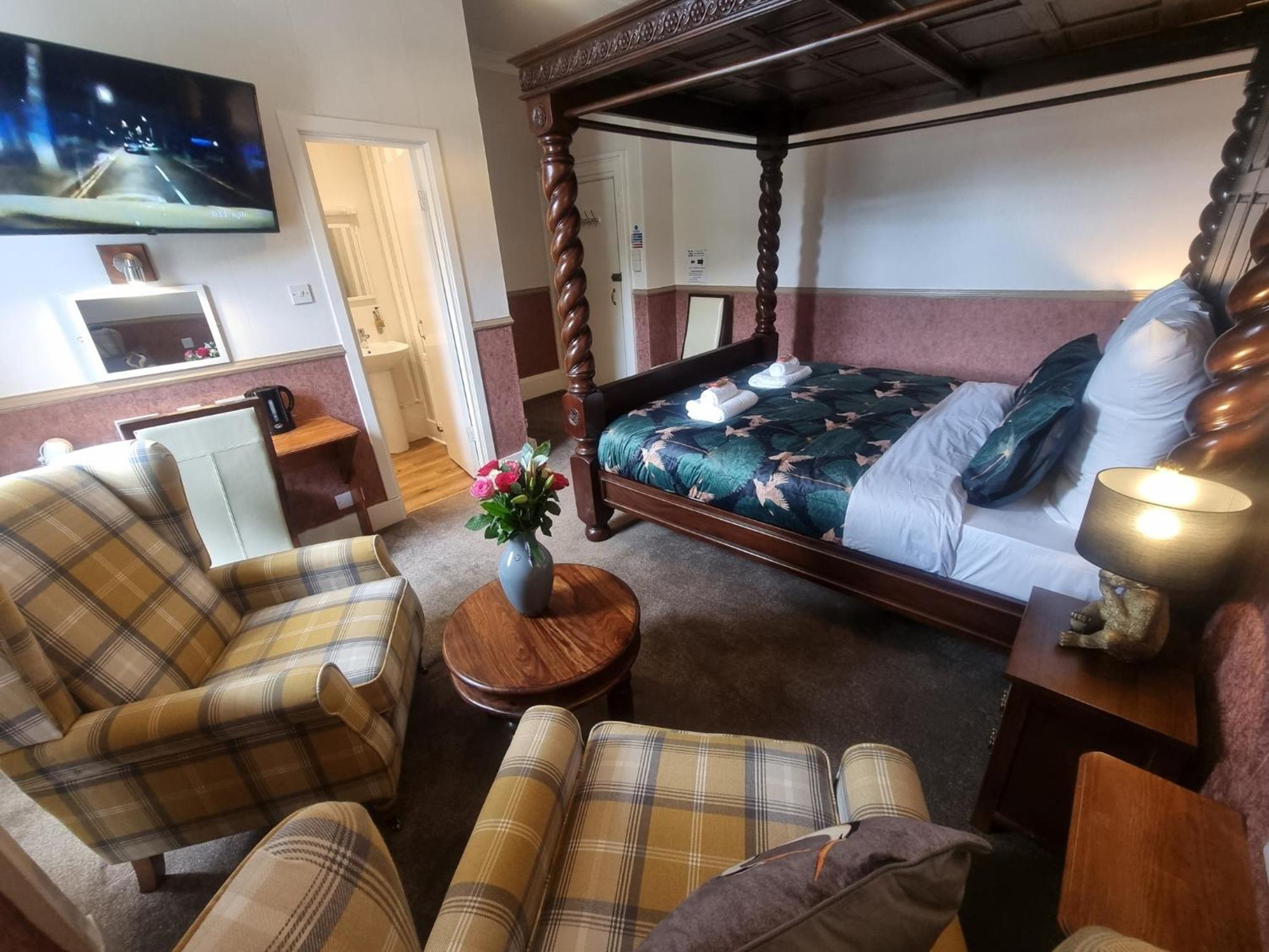 Roy Bridge Hotel Fort William Exterior photo